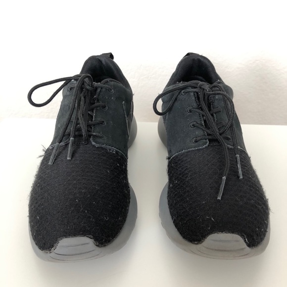 Nike Roshe Sneakers - Black/Grey - Women’s 8 - Picture 2 of 9